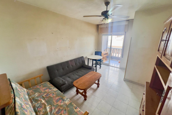 Resale - Apartment  - Torrevieja - Playa del cura