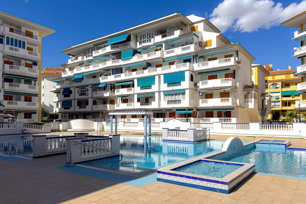 Resale - Apartment  - Torrevieja - La Mata