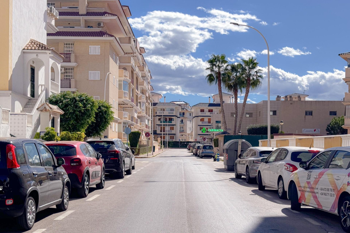 Resale - Apartment  - Torrevieja - La Mata