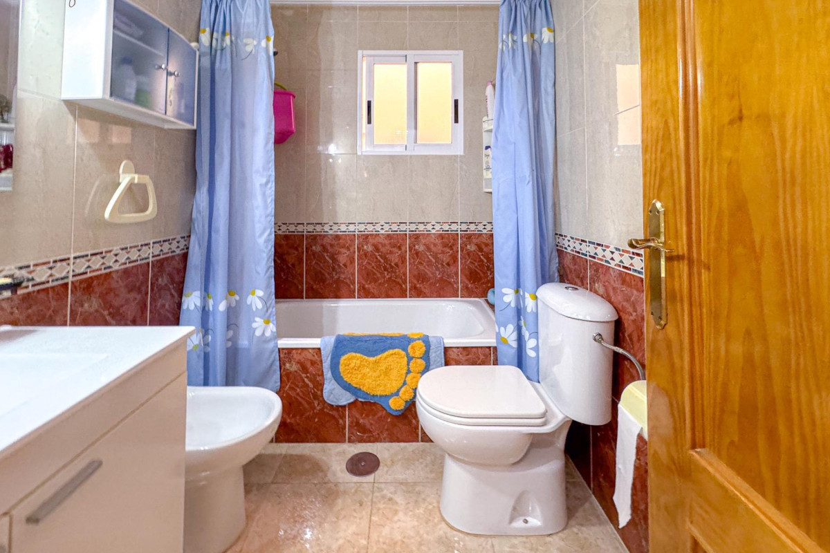 Resale - Apartment  - Torrevieja - Centro