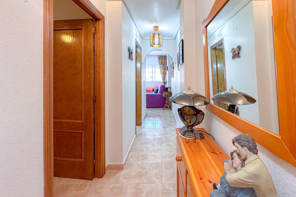 Resale - Apartment  - Torrevieja - Centro