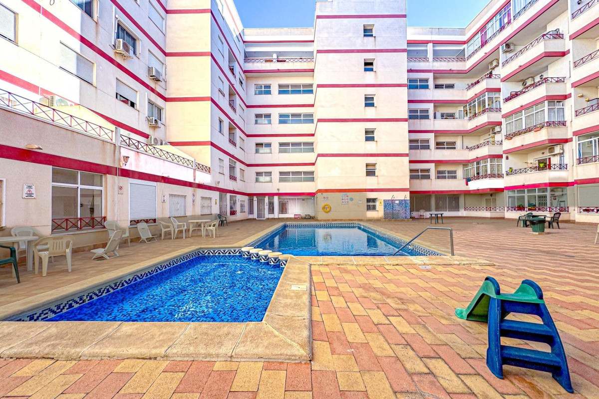 Resale - Apartment  - Torrevieja - Centro