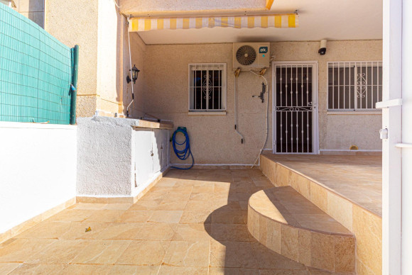 Resale - Terraced house - Torrevieja - Aguas Nuevas