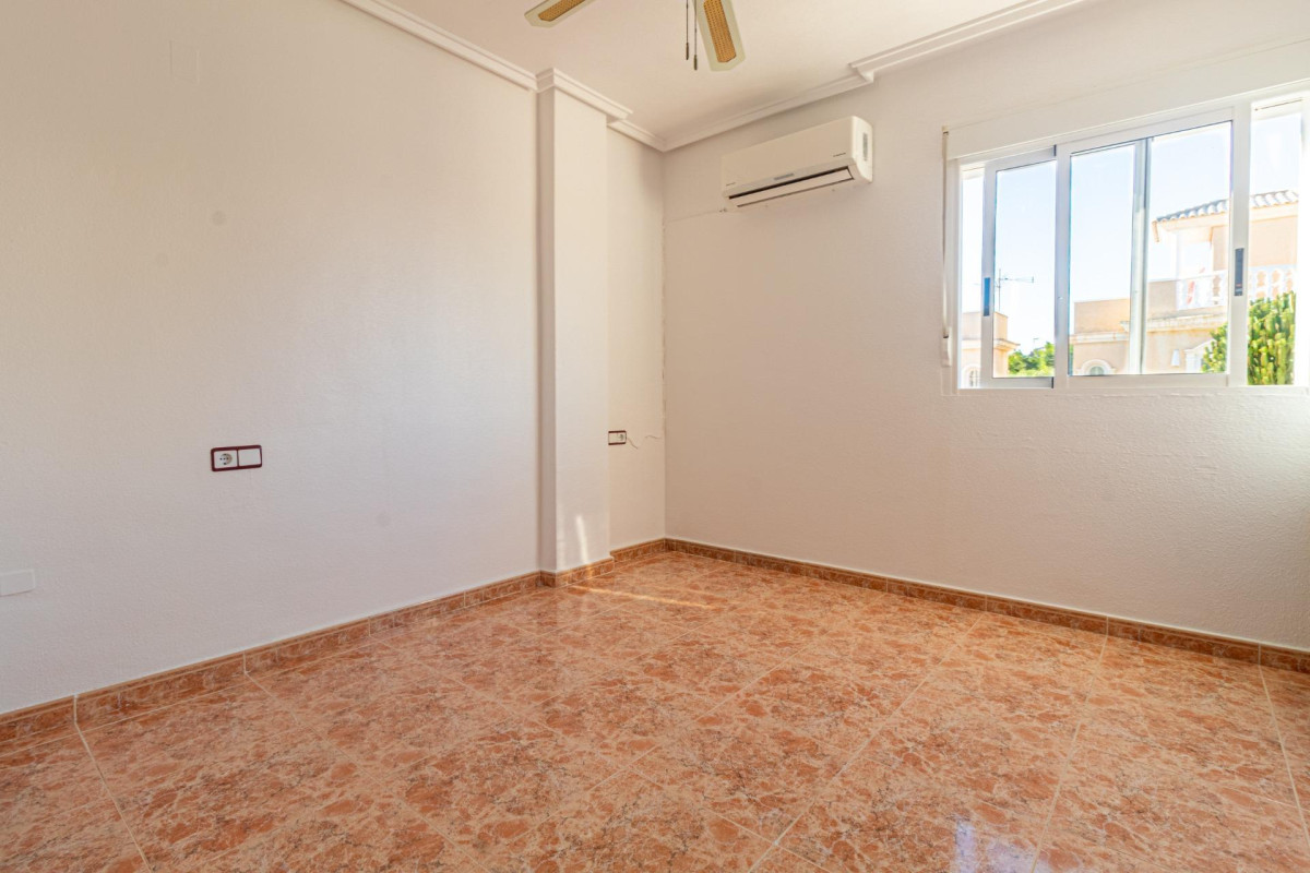 Resale - Terraced house - Torrevieja - Aguas Nuevas