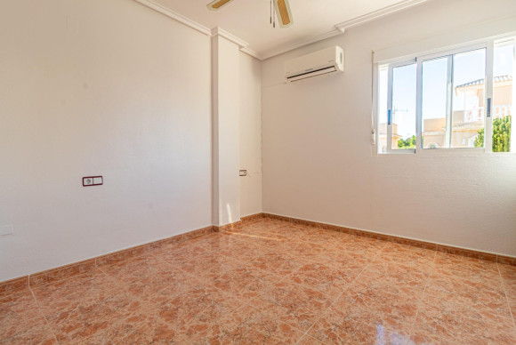 Resale - Terraced house - Torrevieja - Aguas Nuevas