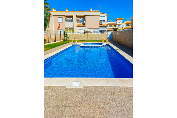 Resale - Terraced house - Torrevieja - Aguas Nuevas