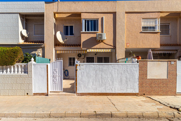 Resale - Terraced house - Torrevieja - Aguas Nuevas