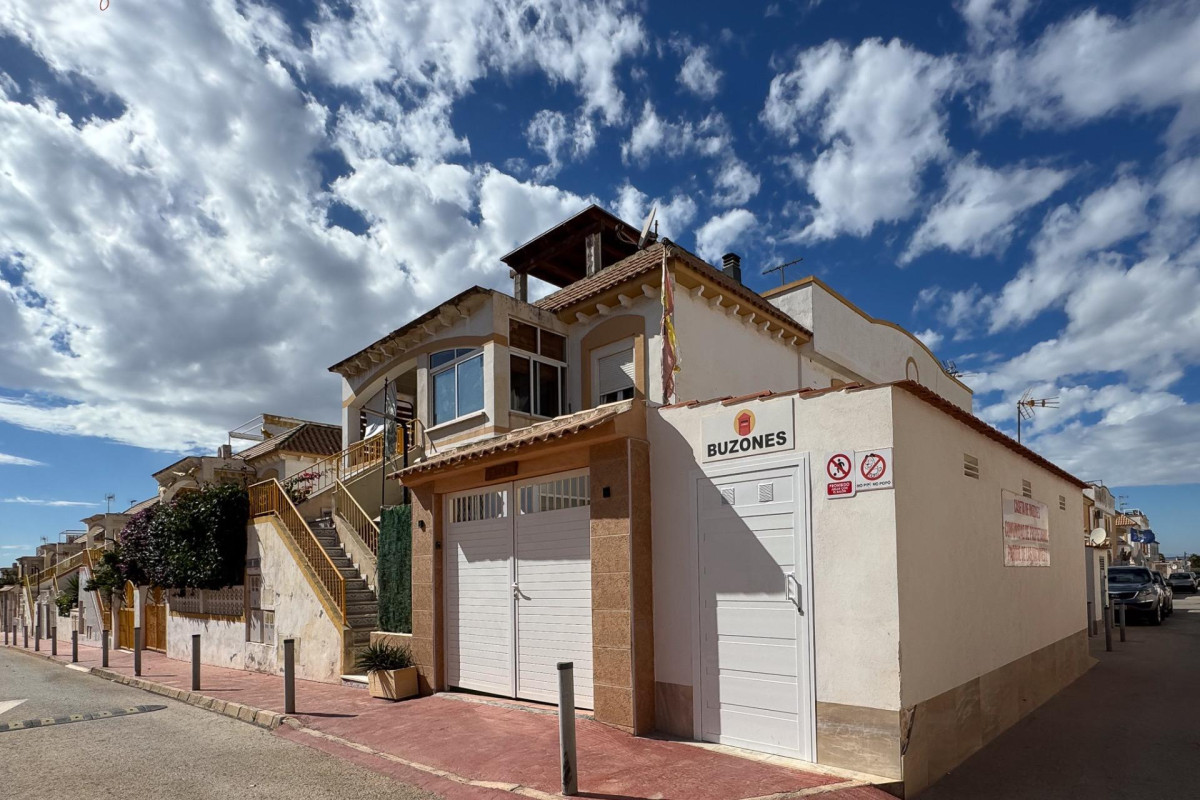 Resale - Apartment  - Torrevieja - Parque las naciones