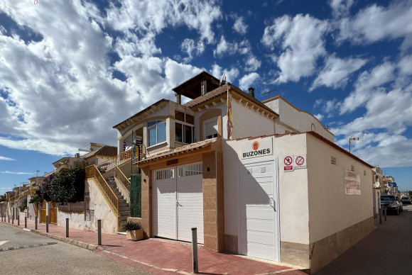 Resale - Apartment  - Torrevieja - Parque las naciones