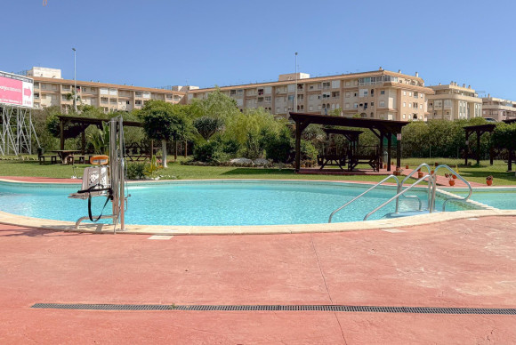 Resale - Apartment  - Torrevieja - Parque las naciones