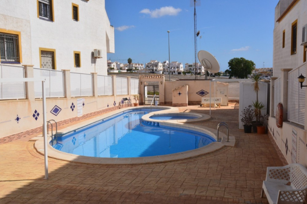 Resale - Apartment  - Vistabella Golf