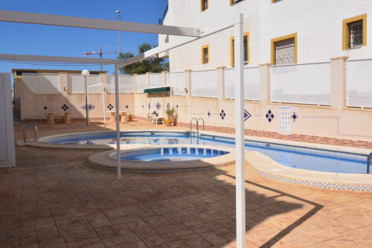 Resale - Apartment  - Vistabella Golf