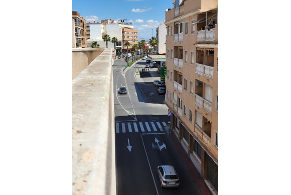 Resale - Apartment  - Torrevieja - Centro