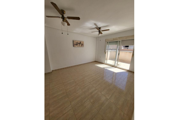 Resale - Apartment  - Torrevieja - Centro