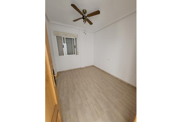 Resale - Apartment  - Torrevieja - Centro