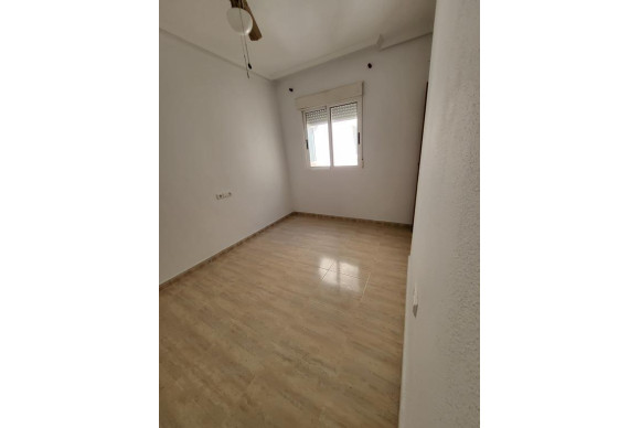 Resale - Apartment  - Torrevieja - Centro