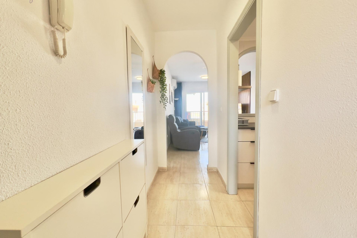 Resale - Apartment  - Torrevieja - Playa del cura