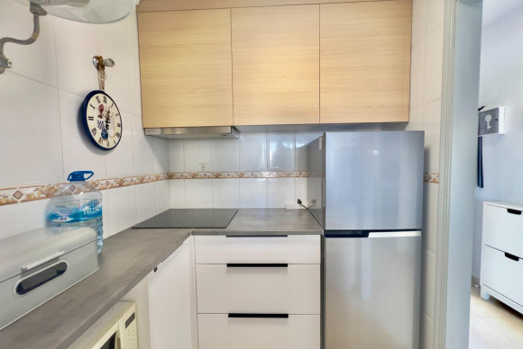 Resale - Apartment  - Torrevieja - Playa del cura