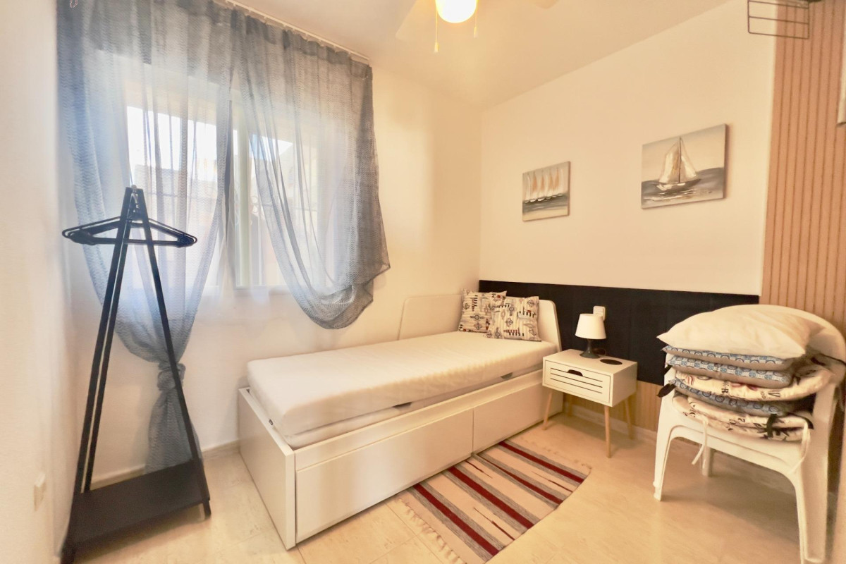 Resale - Apartment  - Torrevieja - Playa del cura