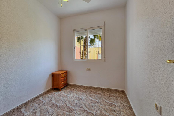 Revente - Bungalow - Orihuela - Calle Aneto, 03189