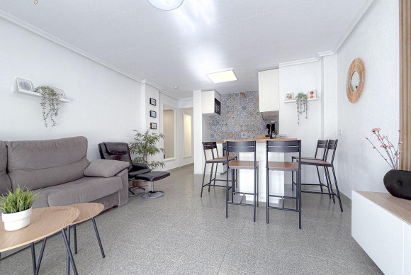 Resale - Apartment  - Torrevieja - Playa del cura