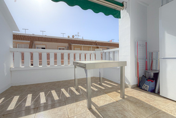 Resale - Apartment  - Torrevieja - Playa del cura