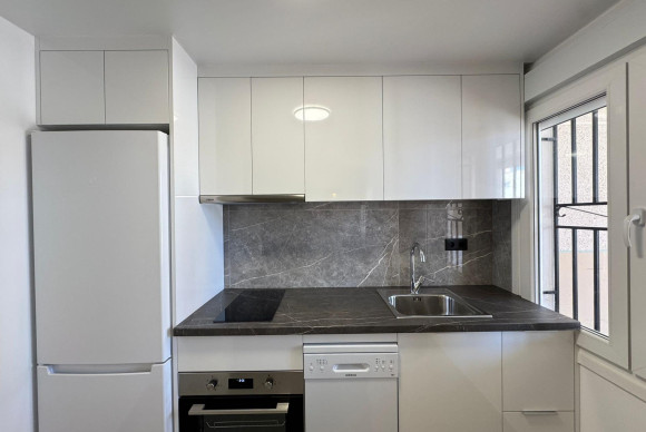 Resale - Apartment  - Torrevieja - Nueva Torrevieja