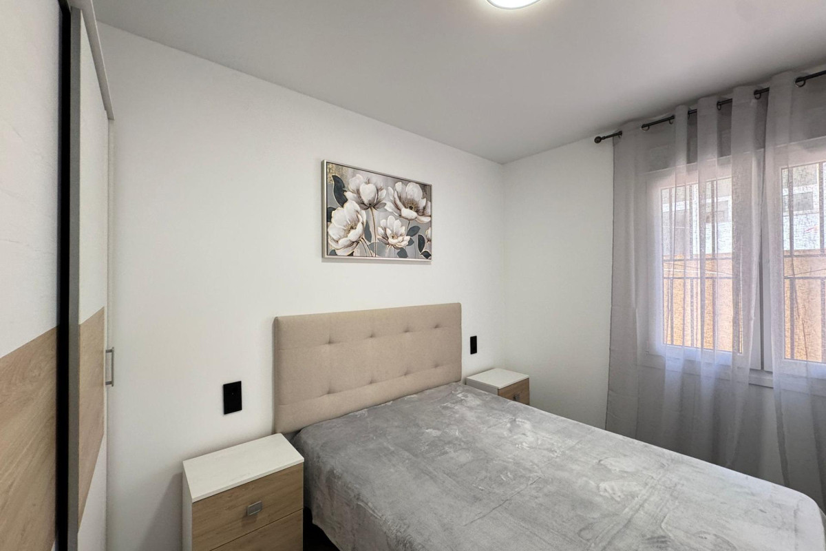 Resale - Apartment  - Torrevieja - Nueva Torrevieja