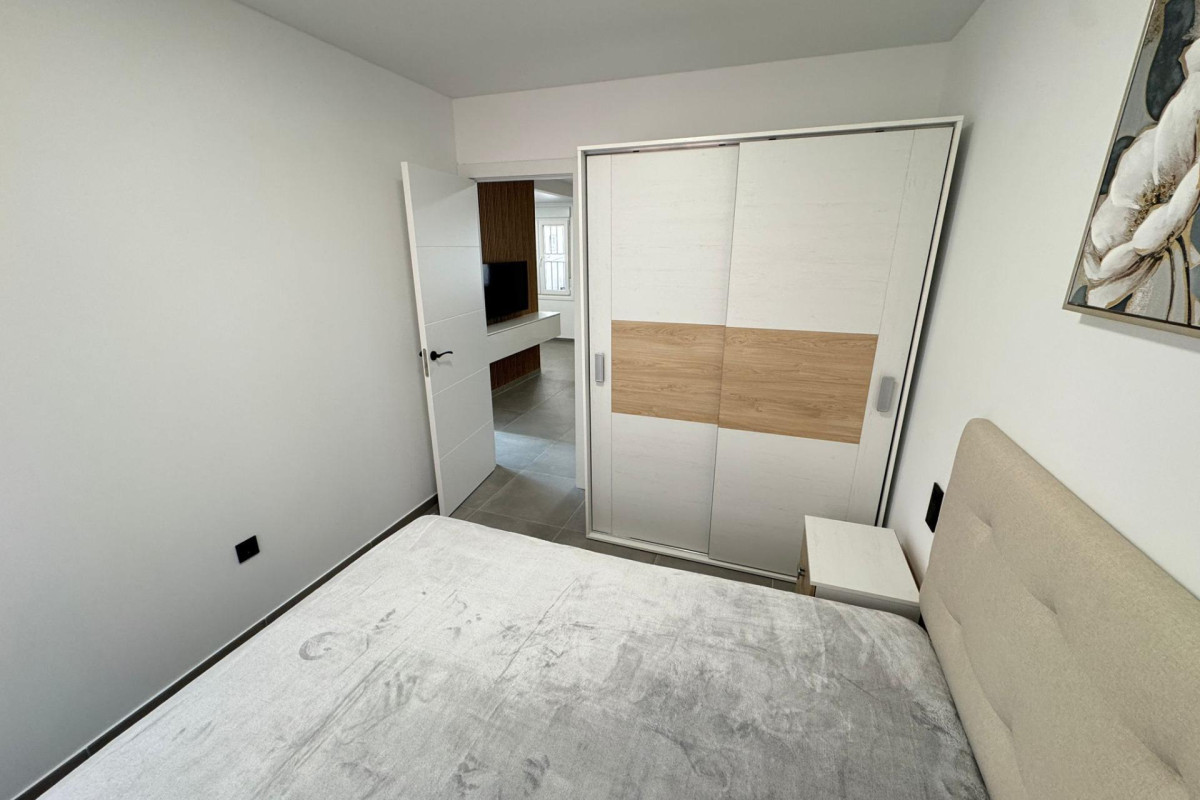 Resale - Apartment  - Torrevieja - Nueva Torrevieja