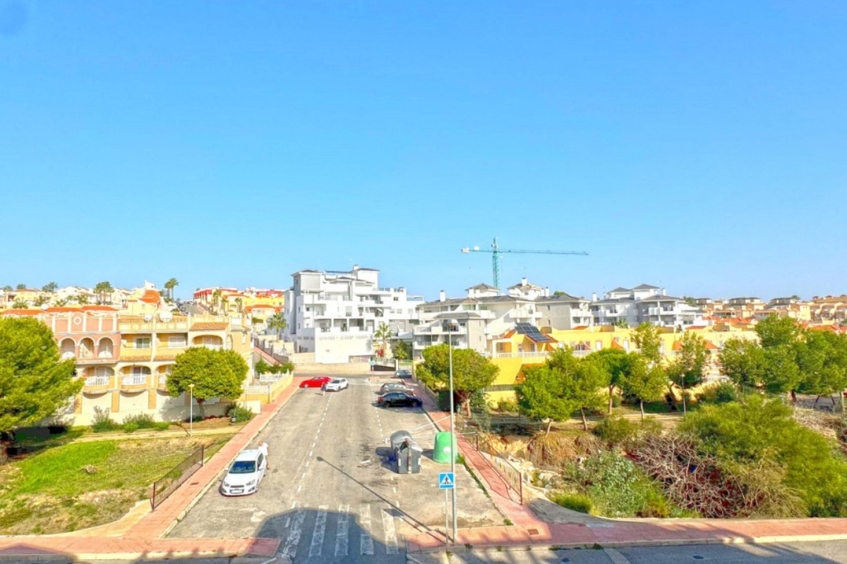 Resale - Apartment  - Orihuela Costa - Villamartin