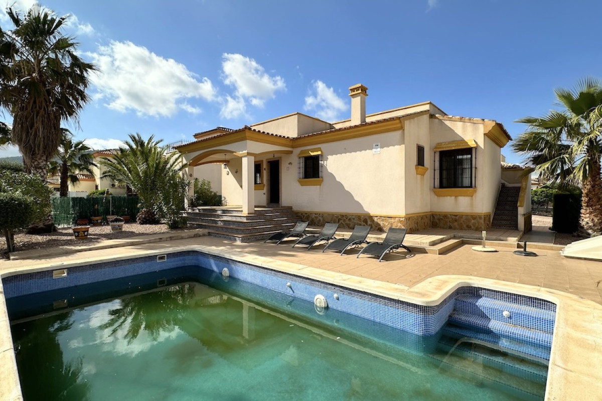 Resale - Villa - HONDON DE LAS NIEVES