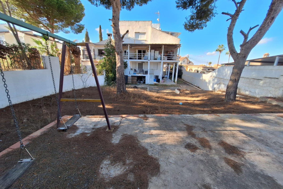 Resale - House - Torrevieja - Los altos