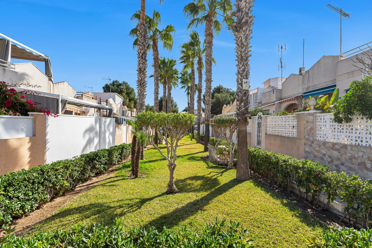 Resale - Apartment  - Torrevieja - Lago jardin