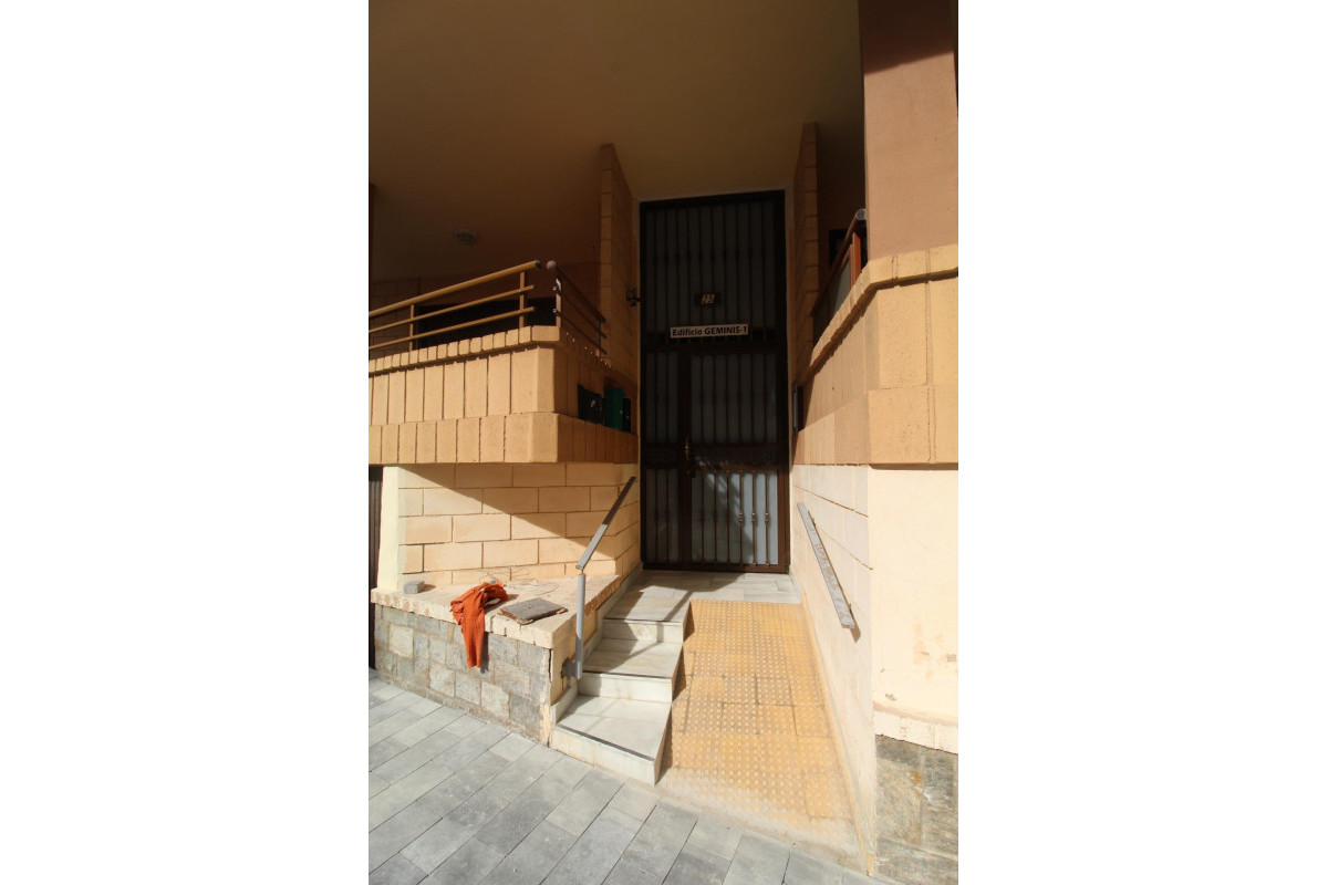 Resale - Apartment  - Torrevieja - Playa del cura