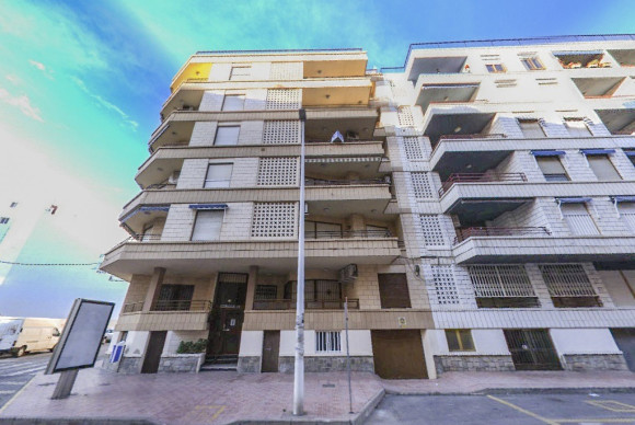 Resale - Apartment  - Torrevieja - Playa del cura