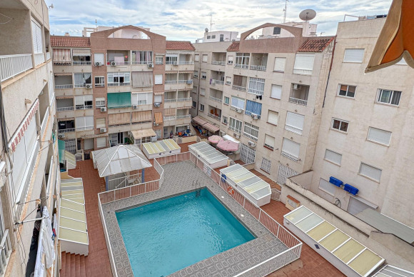 Resale - Apartment  - Torrevieja - Playa de los locos