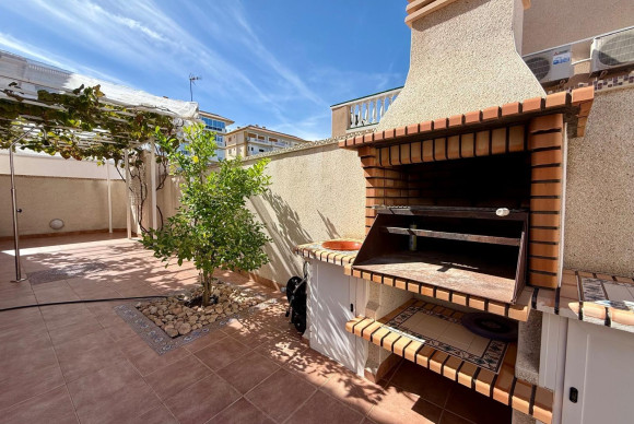 Resale - Apartment  - Torrevieja - Playa del cura