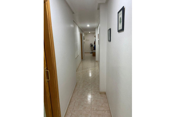 Resale - Apartment  - Torrevieja - Playa del cura