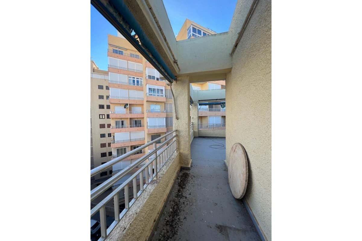 Resale - Apartment  - Torrevieja - Playa del cura