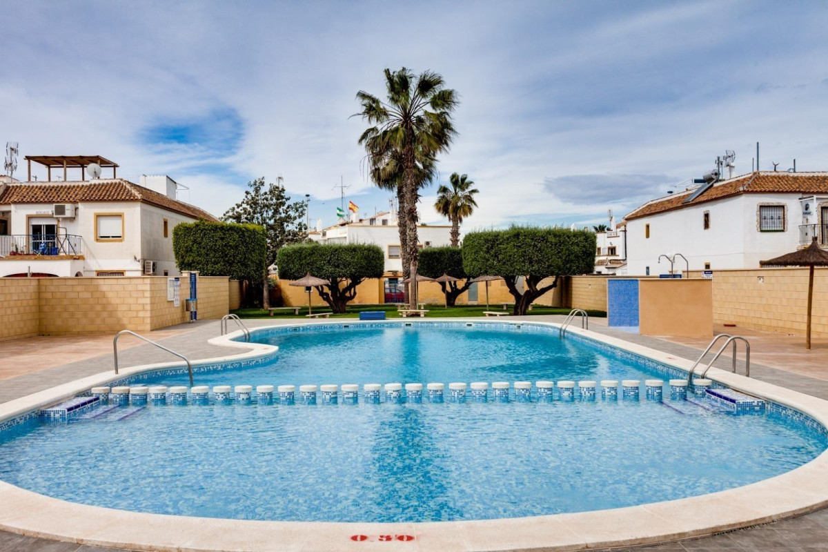 Resale - Apartment  - Torrevieja - El limonar