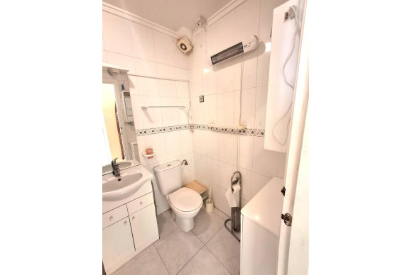 Resale - Apartment  - Torrevieja - El limonar