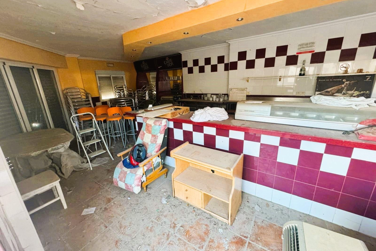 Resale - Commercial Unit - Torrevieja - Playa de los Naufragos