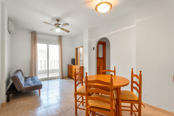 Resale - Apartment  - Torrevieja - Playa del cura