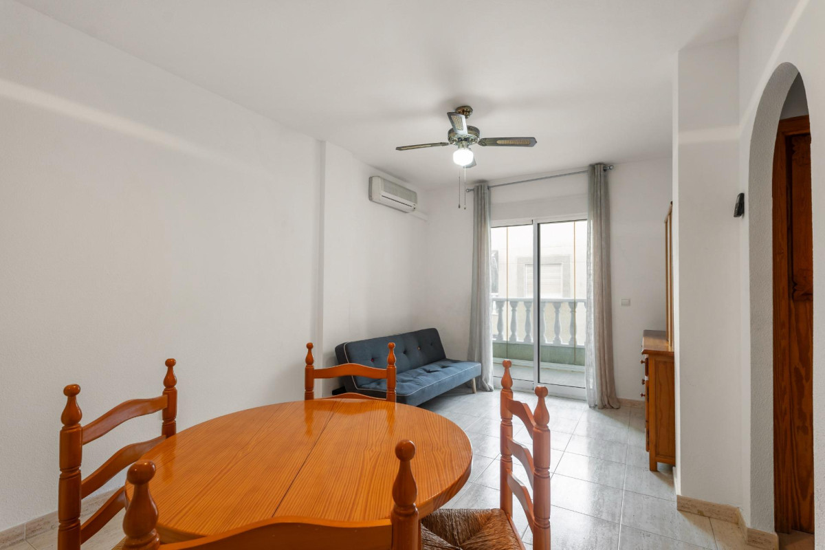 Resale - Apartment  - Torrevieja - Playa del cura