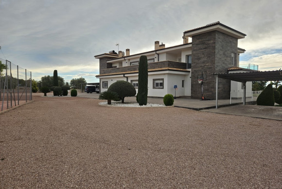 Resale - Country House - Crevillente