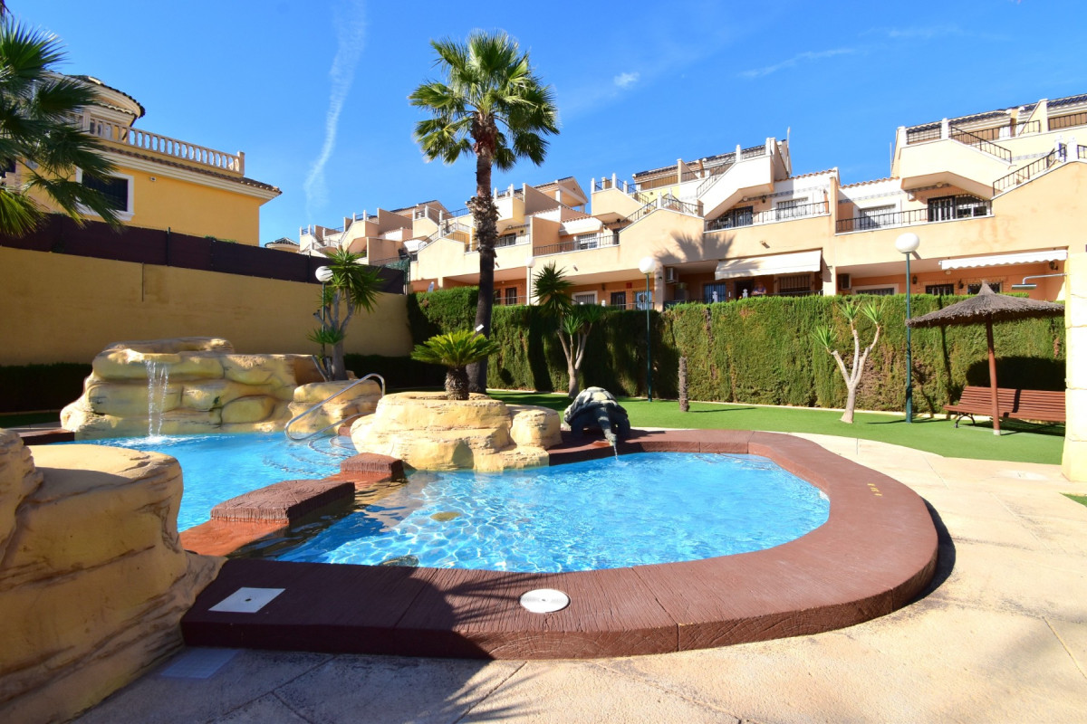 Resale - Apartment  - Orihuela Costa - Villamartin