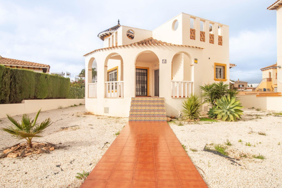 Resale - Villa - Orihuela Costa - Lomas de Cabo Roig