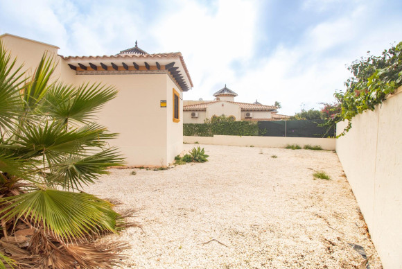 Resale - Villa - Orihuela Costa - Lomas de Cabo Roig