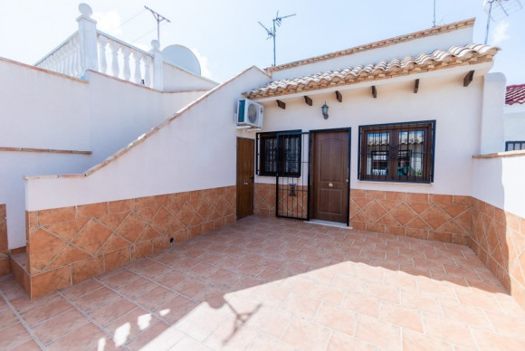 Location à long terme - Maison de ville - Torrevieja - Torretas