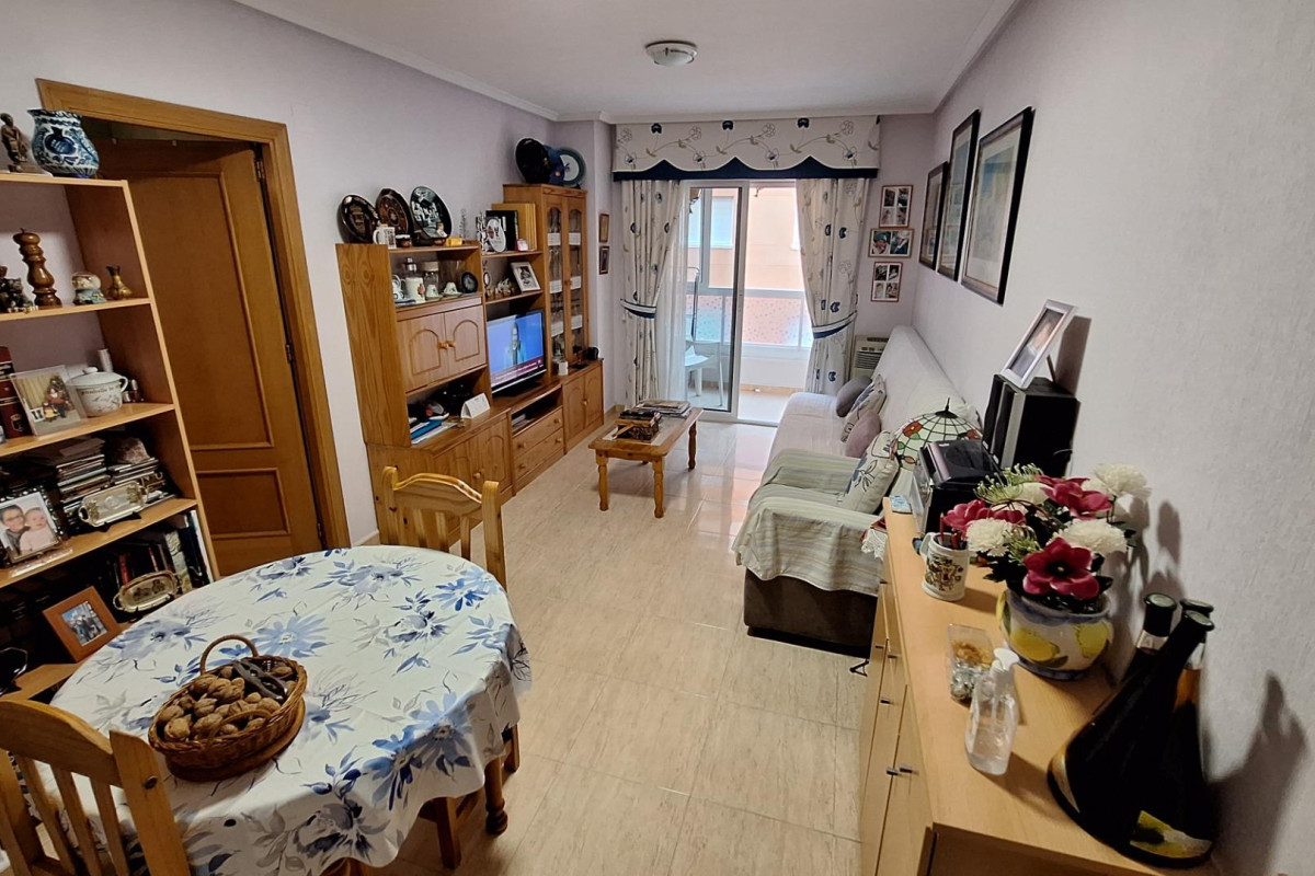 Resale - Apartment  - Torrevieja - Habaneras